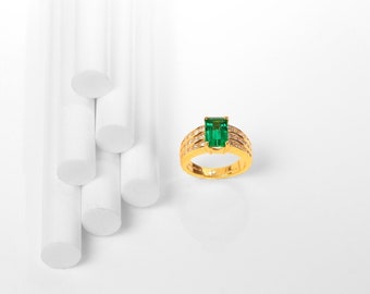 Kutchinsky 2.33 Carat Natural Emerald & Diamond 18 Karat Yellow Gold Ring, 1986s - FREE Resizing*