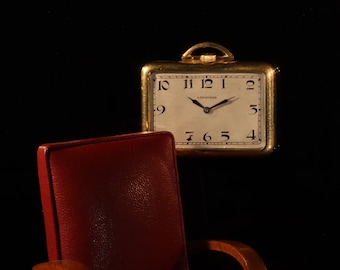 Raro reloj de bolsillo Longines Art Déco rectangular vintage de oro de 18 quilates con llavero a juego, década de 1918
