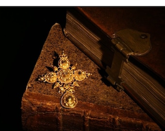 17th Century Gold and Diamond Baroque Cross Pendant, 1650s