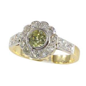 Vintage 1920&#39;s Belle Epoque / Art Deco diamond engagement ring with fancy colour center brilliant