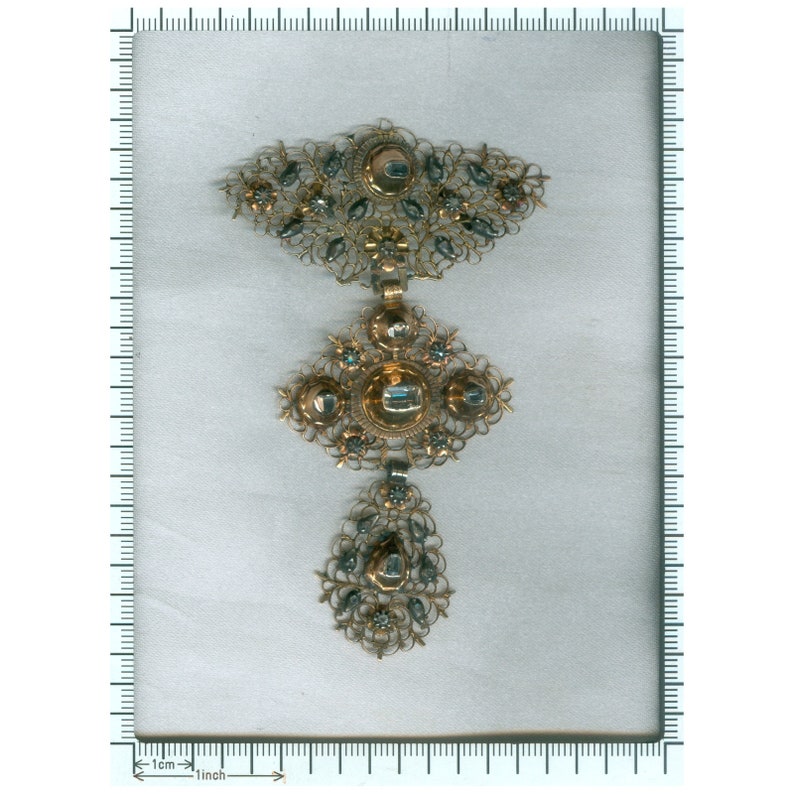 Colgante de cruz de oro de filigrana antigua del siglo 18 con diamantes tallados en mesa, década de 1750 imagen 5