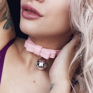 Pink Faux Leather Bow and Bell Choker, Pink Vegan Leather Bell Collar, Pink Vegan Leather Bow Choker, Pink Bell Choker, Pink Kitten Play