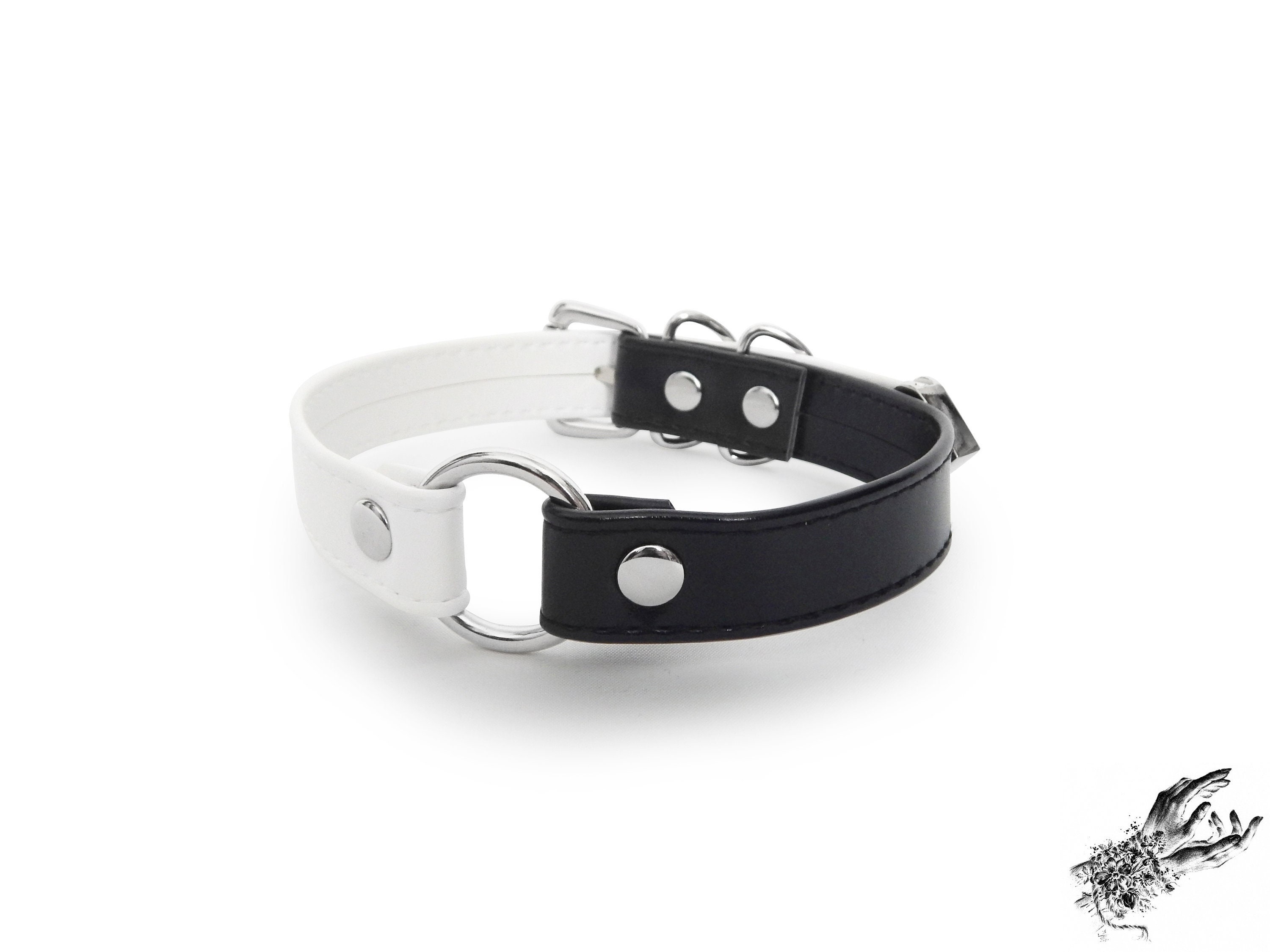Halb Schwarz, Halb Weiß O Ring Halsband, Weiß und Schwarz O Ring Halsband, Schwarzes Vegan Leder O Ring Halsband, Weiß Vegan Leder O Ring Halsband