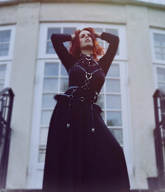Black Vegan Leather O Ring Harness Set – Ruffle Garter  display picture 3