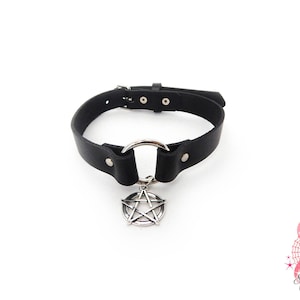 Zwarte O-ring en pentagram choker, zwarte pentagram choker, zwart lederen pentagram ketting, zwarte pentagram kraag, zwarte pentakel choker afbeelding 3