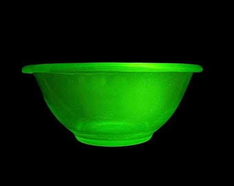Vintage Owens Glass Hemingway Uranium Mixing Bowl - 1930's Green Depression Glass