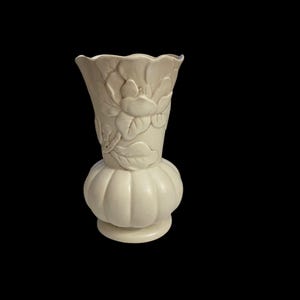 Vintage Red Wing Pottery Off-White Embossed Magnolia Flowers and Leaves Design Vase - #1030 - Floral Arranger - 1940&#39;s