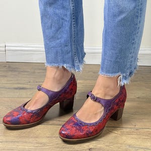 Vintage Embossed Leather Mary Jane Shoes: Retro Red Block Heel Pumps