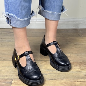 Vintage Black Leather Mary Jane Shoes: Chunky Heel T-Strap