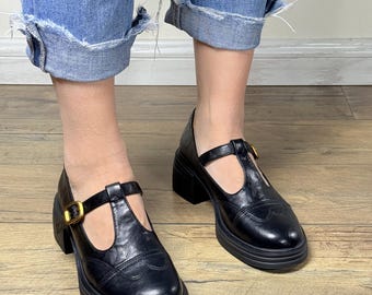 Vintage Black Leather Mary Jane Shoes • Chunky T-Strap Block Heel 4 cm • Retro Women’s Dress Shoes • Timeless & Versatile