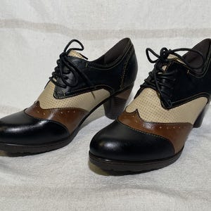 Color Block Leather Oxford Shoes: Wingtip Brogues with Chunky Heel