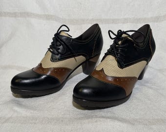 Black & Beige Color Block Leather Oxford Shoes - Wingtip Lace-Up Block Heel Brogues for Women, Retro Chunky Heel