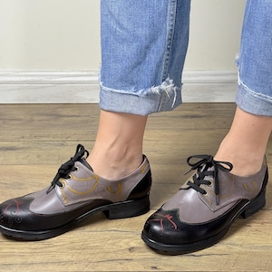 Vintage Two-Tone Leather Oxford Shoes for Women - Hand-Painted Black & Grey Artisan Design