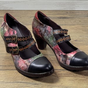 Women Vintage Inspired Floral Leather Mary Jane Shoes Double Strap Chunky 5cm Heel, Retro Chunky Heel Handmade Floral Print Leather