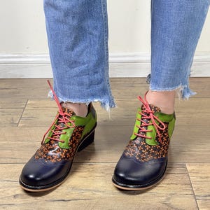 Women leather Oxford Shoes  Two-Tone Hand-Painted Leather & Lace-Up Wingtip Oxfords 3cm Heels Artisan Women’s Shoes
