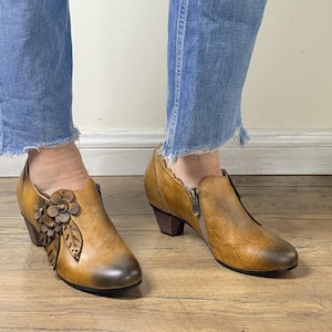 Women’s Brown Handmade Leather Pumps - Floral Vintage Block Heel Shoes - 5cm Chunky Heel Side Zip Dress Shoes