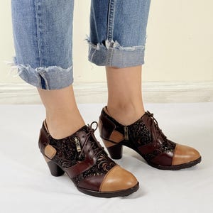 Vintage Inspired Leather  Fabric Oxford Pumps Block Heel 5cm  Light Brown Patchwork Lace-Up Shoes Women Retro Chic Footwear