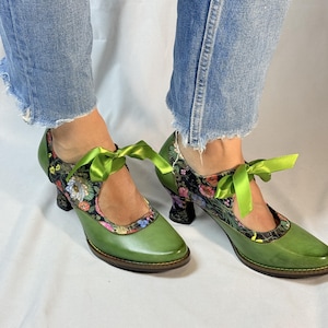 Handmade Green Leather Mary Jane Shoes: Floral Fabric Vintage Block Heel