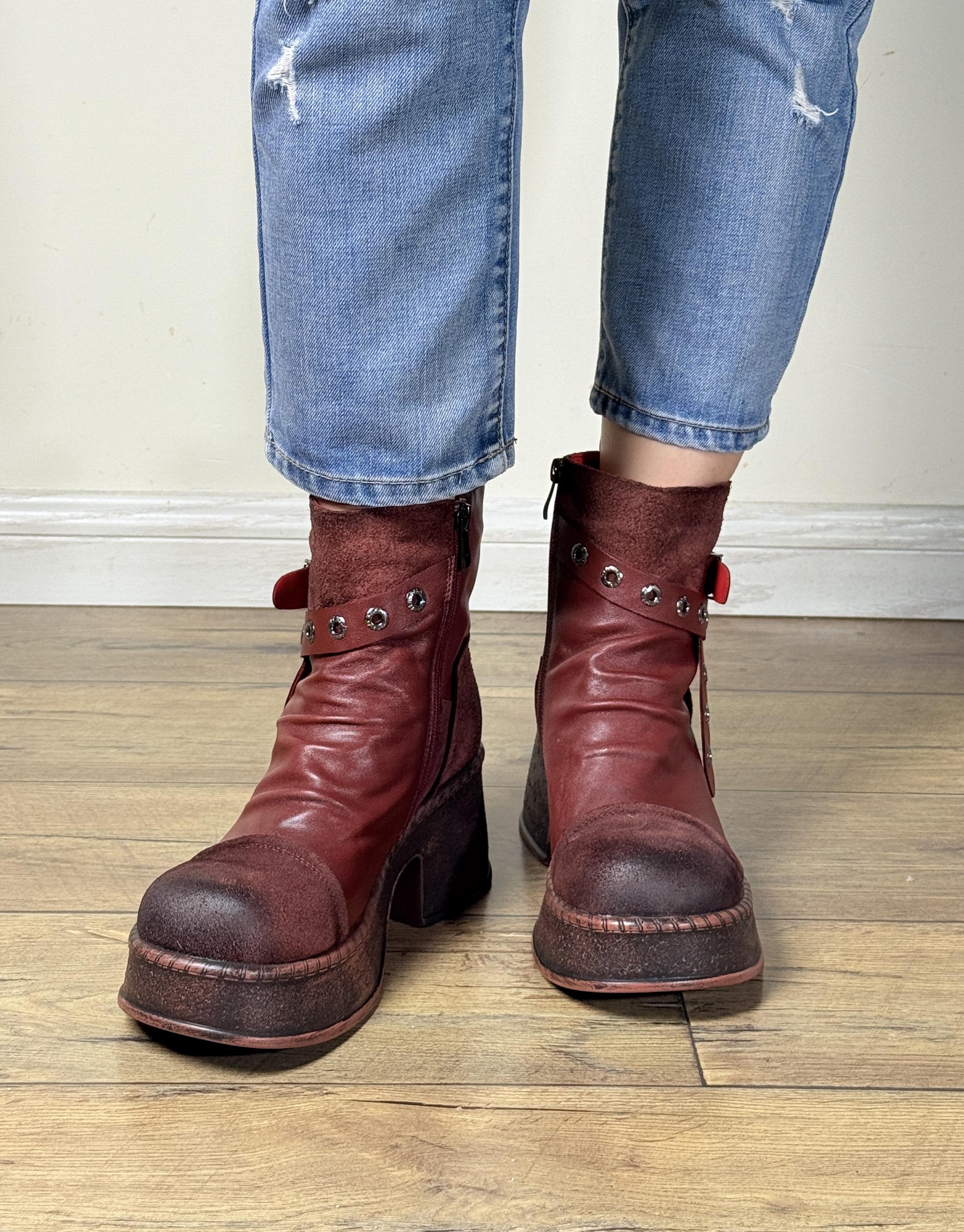 [ジョア] レディース US サイズ: 38.5 M EU (8.5 US) カラー: ブラック