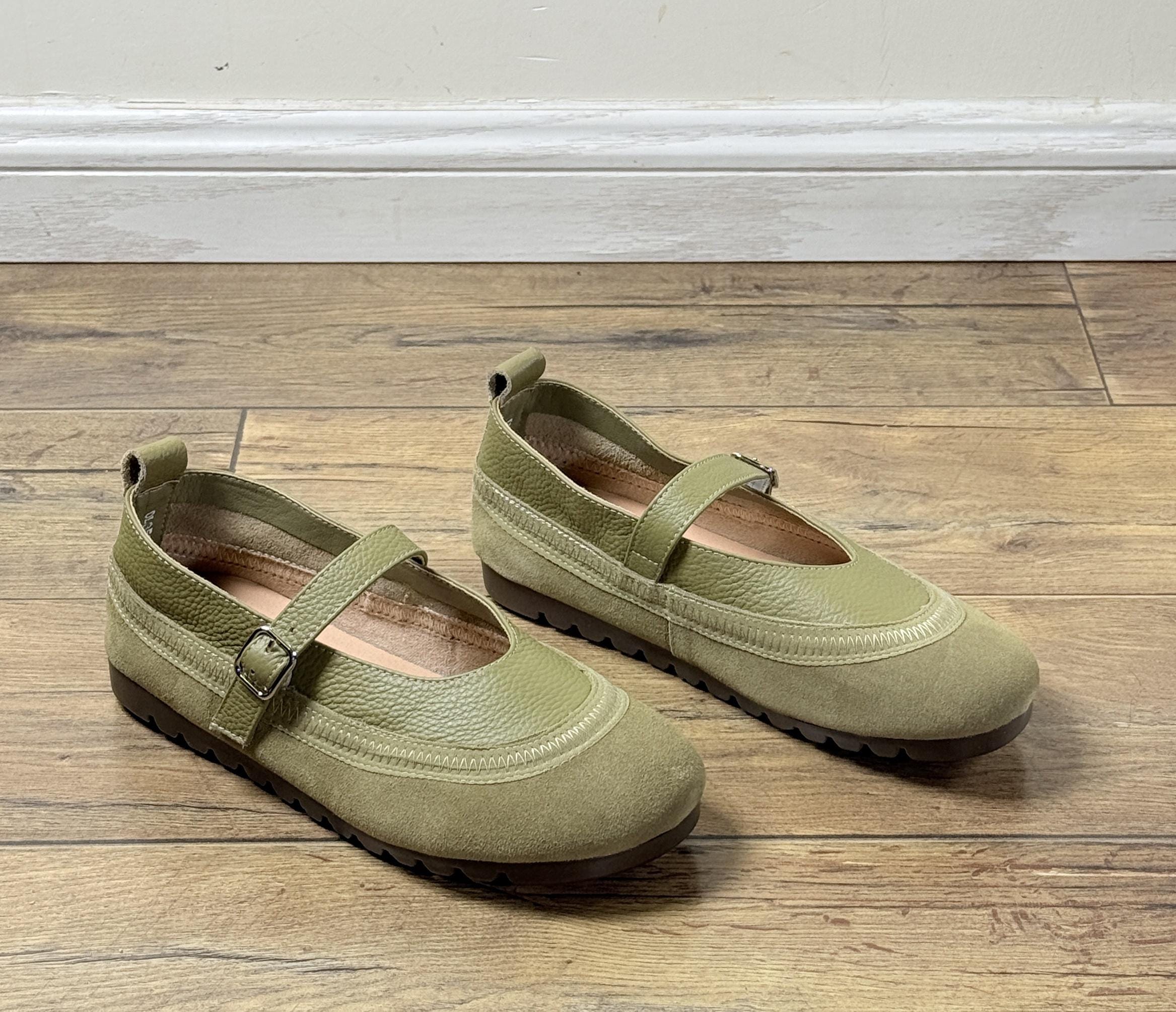 Wavlynn Nouvelles Green Retro Buckle Flats Soft Cowhide Leather Everyday Mary Jane Shoes main image 0