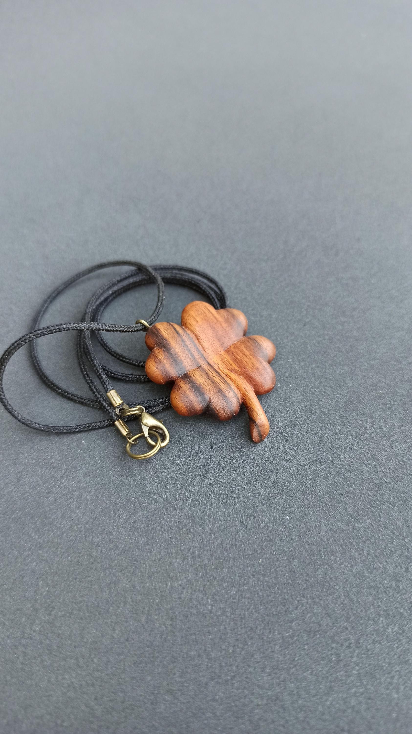 Shamrock Handmade Wooden Pendant, Rosewood, Four-Leaf Clover, Customization - Thumbnail 3