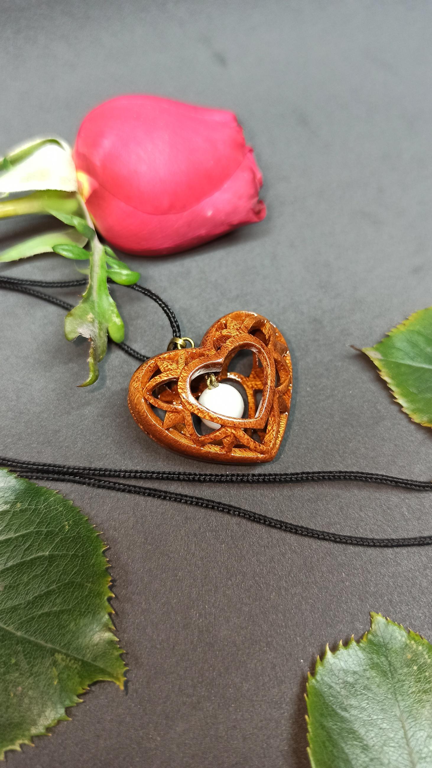 Carved Sapele Wood Heart Necklace with Pearl, Openwork Mahogany Pendant, Romantic Anniversary Gift for Her - Thumbnail 4