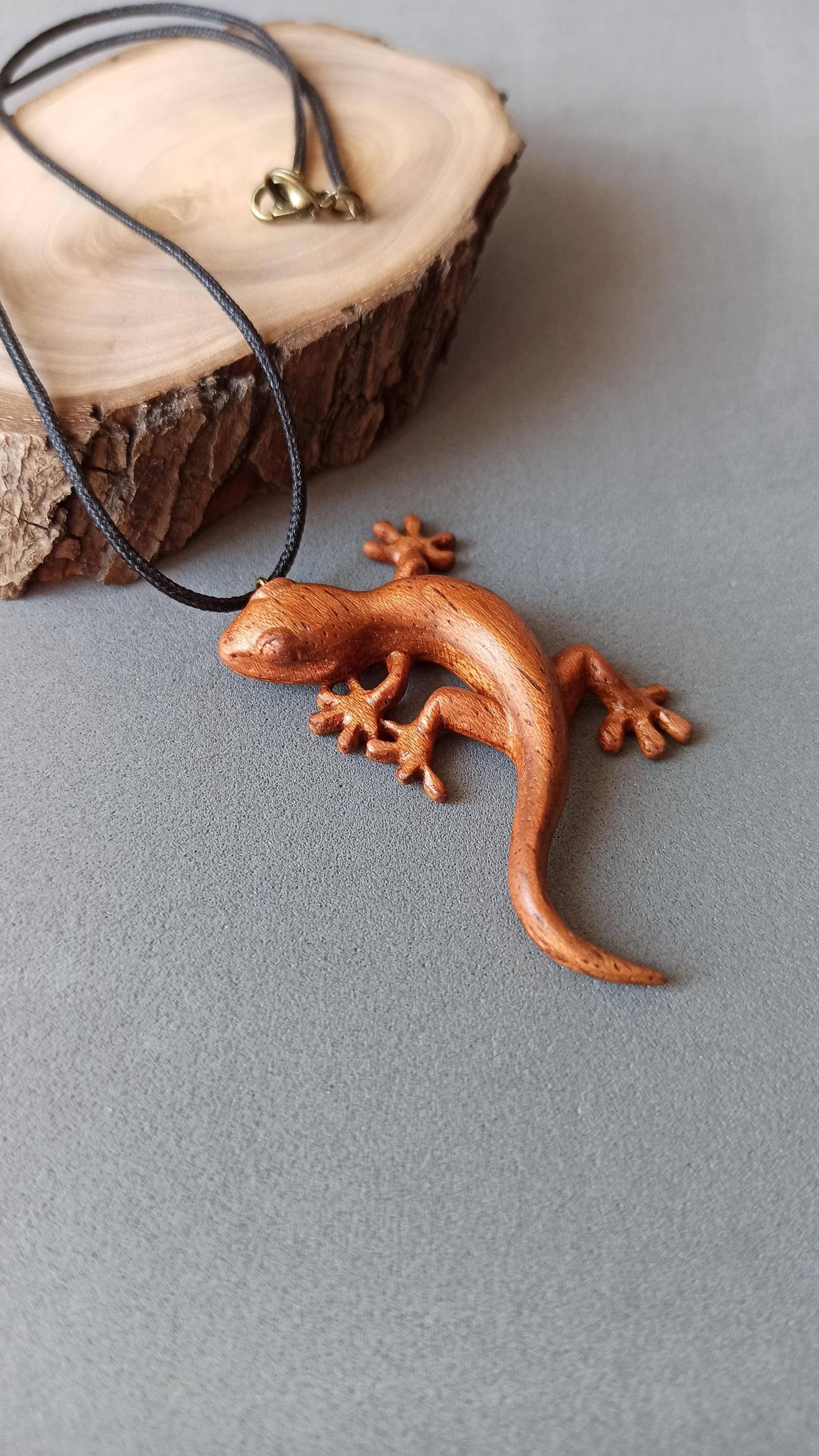 Wooden Handmade Pendant Gecko, Lizard, Jatoba, Customization - Thumbnail 3