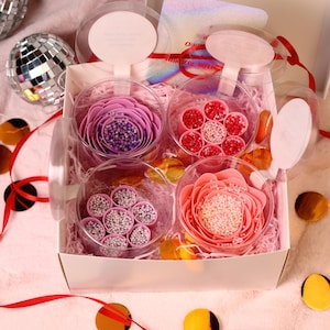 ASMR 4 Crushing Soaps Set, Rose Flower Shaped Crunchy Soap for Damaging Cutting, Anti Stress Mothers Day Gift, Bath Soaps with Starch Box