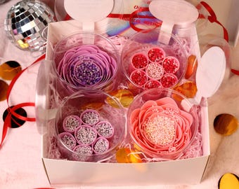 ASMR 4 Crushing Soaps Set, Rose Flower Shaped Crunchy ASMR Soap with Starch for Crumbling Cutting, Anti Stress Relief Relaxing Gift Box