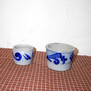 Potes de cerâmica vintage Westerwald: potes alemães azuis cobalto pintados à mão