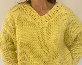 KNITTING PATTERN- Chunky Mellow V-Neck. Beginner knitting.  bulky pullover