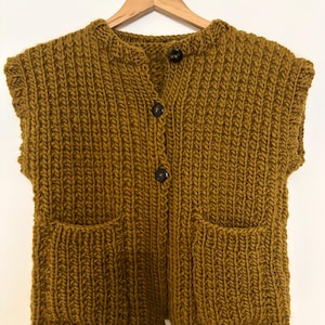 KNITTING PATTERN- Chunky Knit Pocket Vest.  PDF knit pattern