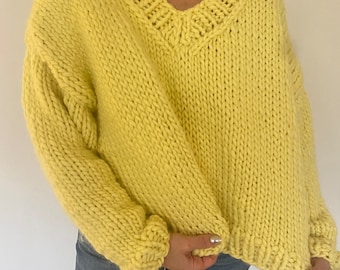 KNITTING PATTERN- Chunky Mellow V-Neck. Super bulky easy beginner knitting