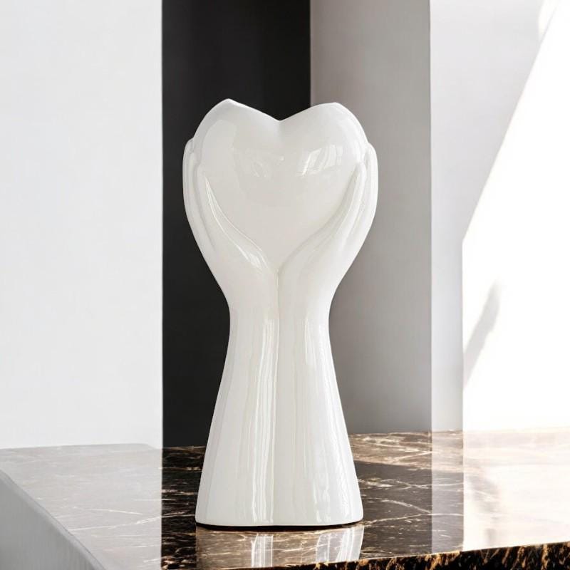 手作りの陶器製ハート型花瓶：ピンクと白のインテリアギフト - Etsy 日本