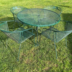 Beautiful Woodard Wrought Iron Patio Set Table And 4 Chairs