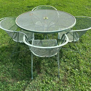 Beautiful Vintage Wrought Iron Woodard Patio Set Table And 4 Chairs