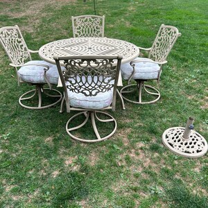 Beautiful Aluminum Patio Set Table, 4 Swivel Chairs And A Stand