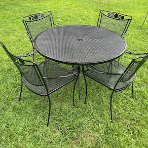 Beautiful Vintage Wrought Iron Woodard Patio Set Table And 4 Chairs
