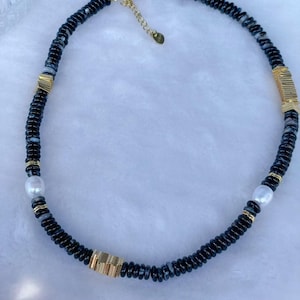 Black onyx and natural pearl necklace,  Layering necklace, Handmade jewelry