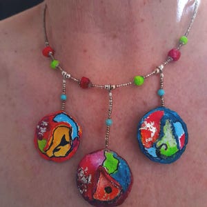 Halskette, Papiermaché, Glasperlen, Anhänger rot orange grün blau silber, Statement Kette, boho ethno, Unikat handgemacht, Geschenk Frauen,