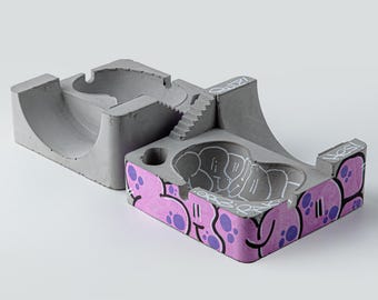 Customizable Concrete Ashtray - Unique Handmade Graffiti Skatepark Design