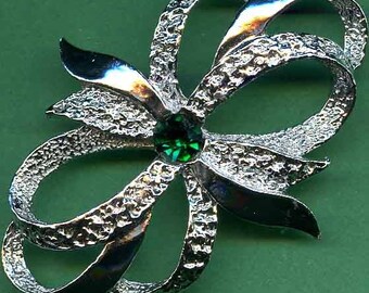 Gerry's Vintage Looped Bow Brooch