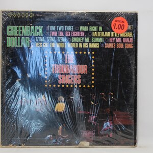Op de afbeelding: Vintage vinylplaat van The Troubadour Singers. De albumhoes toont "Greenback Dollar" en songtitels. Een rode sticker geeft een speciale prijs van €1,00 aan.