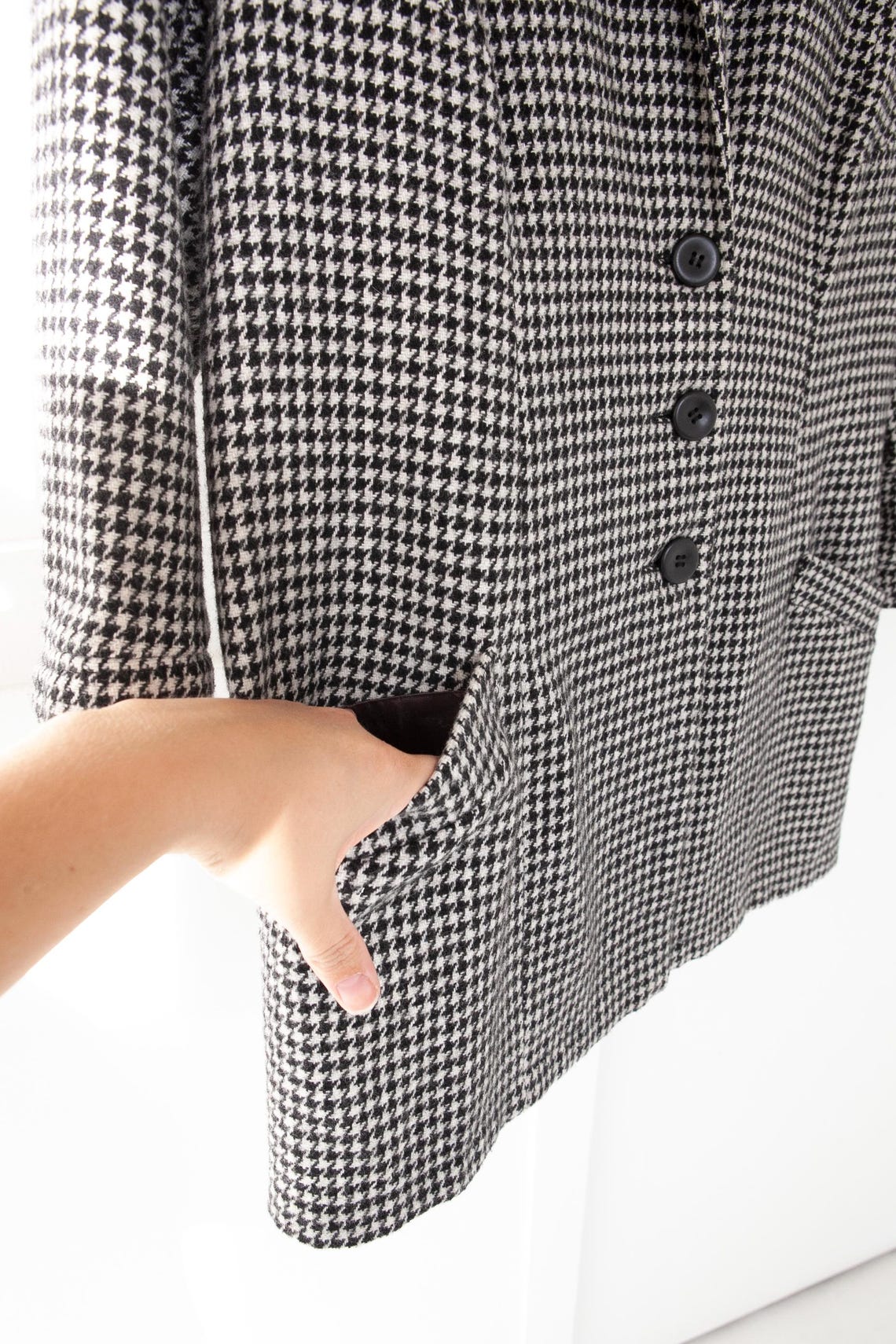 Vintage Houndstooth Wool Blazer Women L 80s Black White Checked 3 Button Jacket, Oversized TweedSport Coat, Retro Smart Casual Winter Shrug, photo 4 of 5