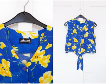 60s 70s front tie tank top size M/L, Vintage blue and yellow floral tie up sleeveless blouse, button down boxy crop top