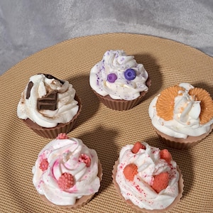 Muffin Kerze | Cupcake Candle | Dessert Kerze | Handgemacht aus 100% Sojawachs perfekt als Geburtstagsgeschenk oder als Deko für Zuhause.