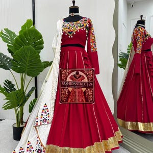 Traditionele mousseline Navratri Chaniya Choli voor vrouwen, doorgestikte Lehenga Choli voor Navratri, damesjurken voor Navratri, Garba Chaniya Choli