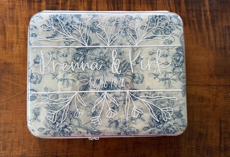 Wedding Day Emergency Kit Bridal Survival Kit Filled, Small Large & Personalized Options imagen 1