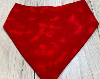 Customizable Pet Bandana with snaps: 100% Cotton flannel, washable and durable. Many sizes! Red pattern