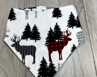 Customizable Pet Bandana with snaps: 100% Cotton flannel, washable and durable. Many sizes! Moose pattern